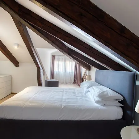 Ca Margherita Loft & Square Palazzo Grifalconi Apartment *