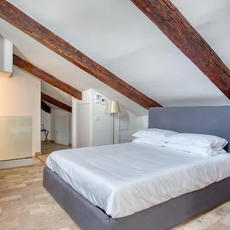 Ca Margherita Loft & Square Palazzo Grifalconi Apartment