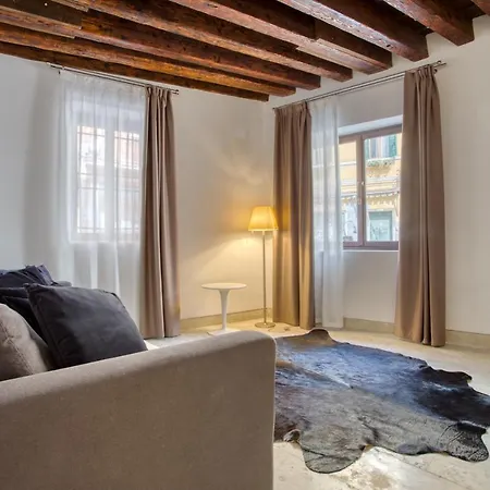 Ca Margherita Loft & Square Palazzo Grifalconi Apartment *
