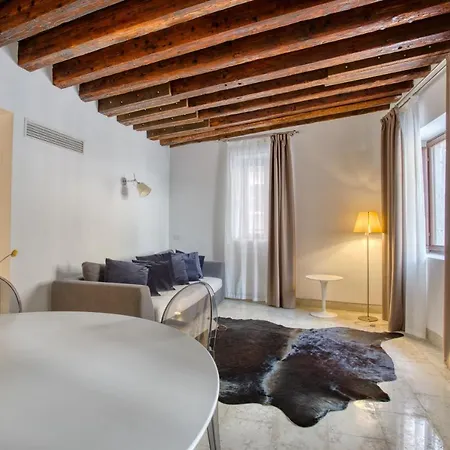 Apartment Ca Margherita Loft & Square Palazzo Grifalconi