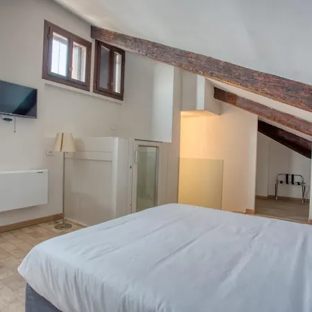 Lägenhet Ca Margherita Loft & Square Palazzo Grifalconi *